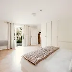 Hotel Chateau Meyre 4*