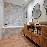 Chateau Meyre فندق 4*