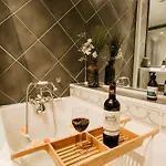 Hotel Chateau Meyre 4*