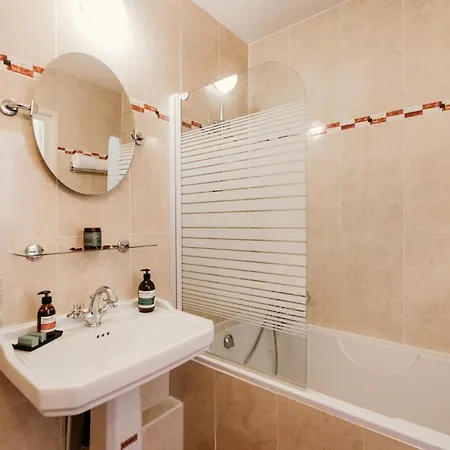 Chateau Meyre Hotell