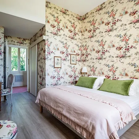 Hotel Chateau Meyre 4*