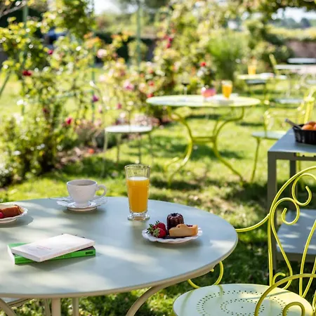 Chateau Meyre Hotell