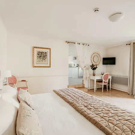 Chateau Meyre Hotell 4*