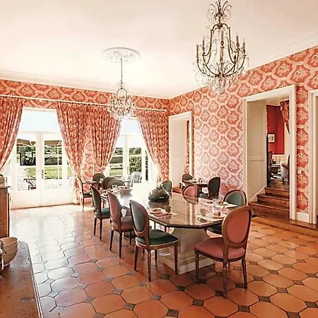 Hotel Chateau Meyre 4*