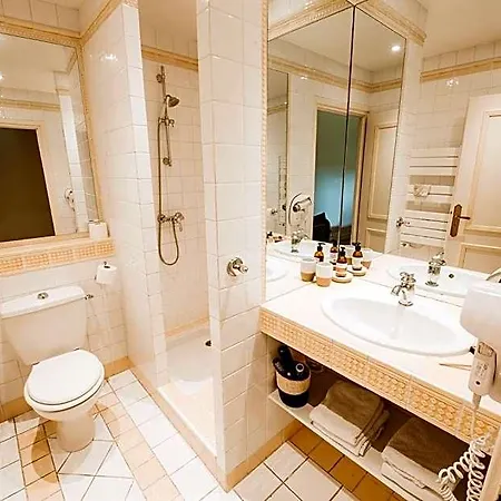 Chateau Meyre 4* Avensan