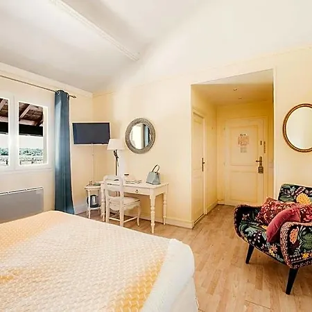 Hotel Chateau Meyre
